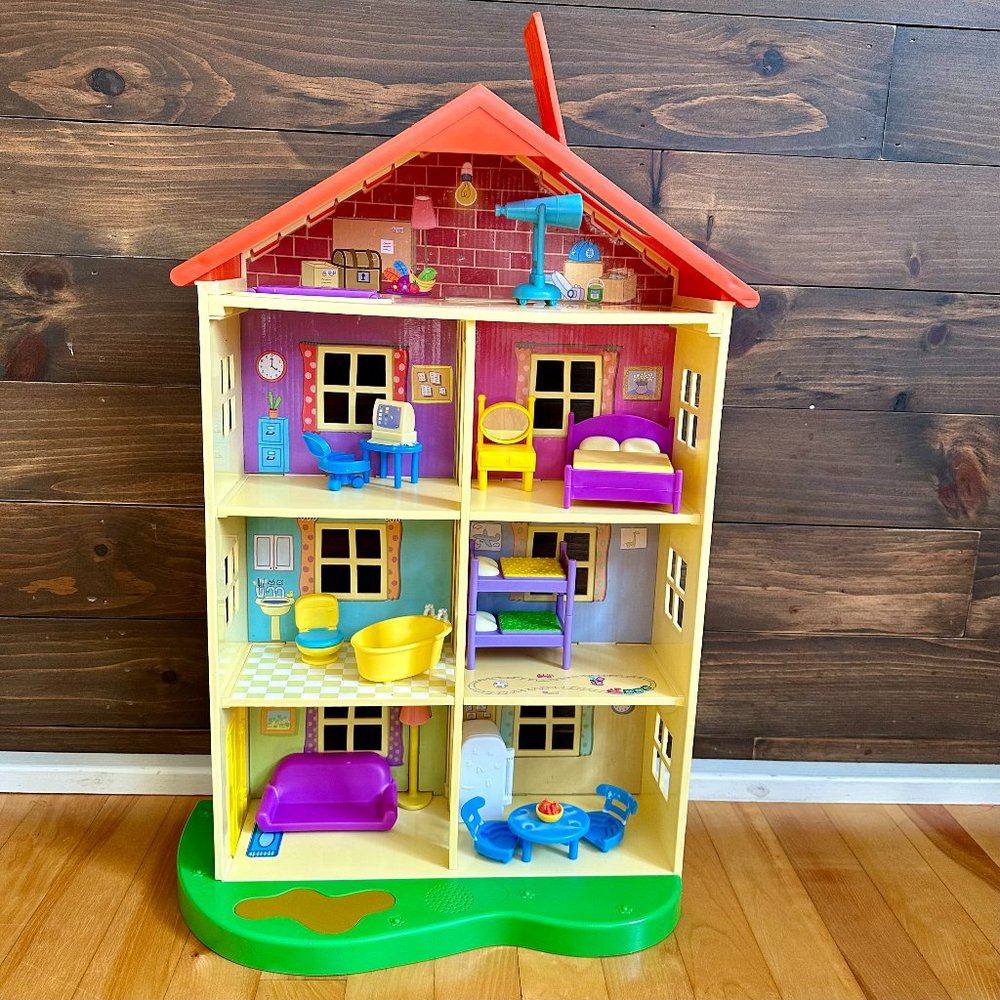 VGUC Peppa Pig Family Home Playset with Lights, Sounds, and Accessories